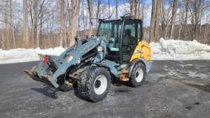 Giant G5000 Z-Bar Wheel Loader