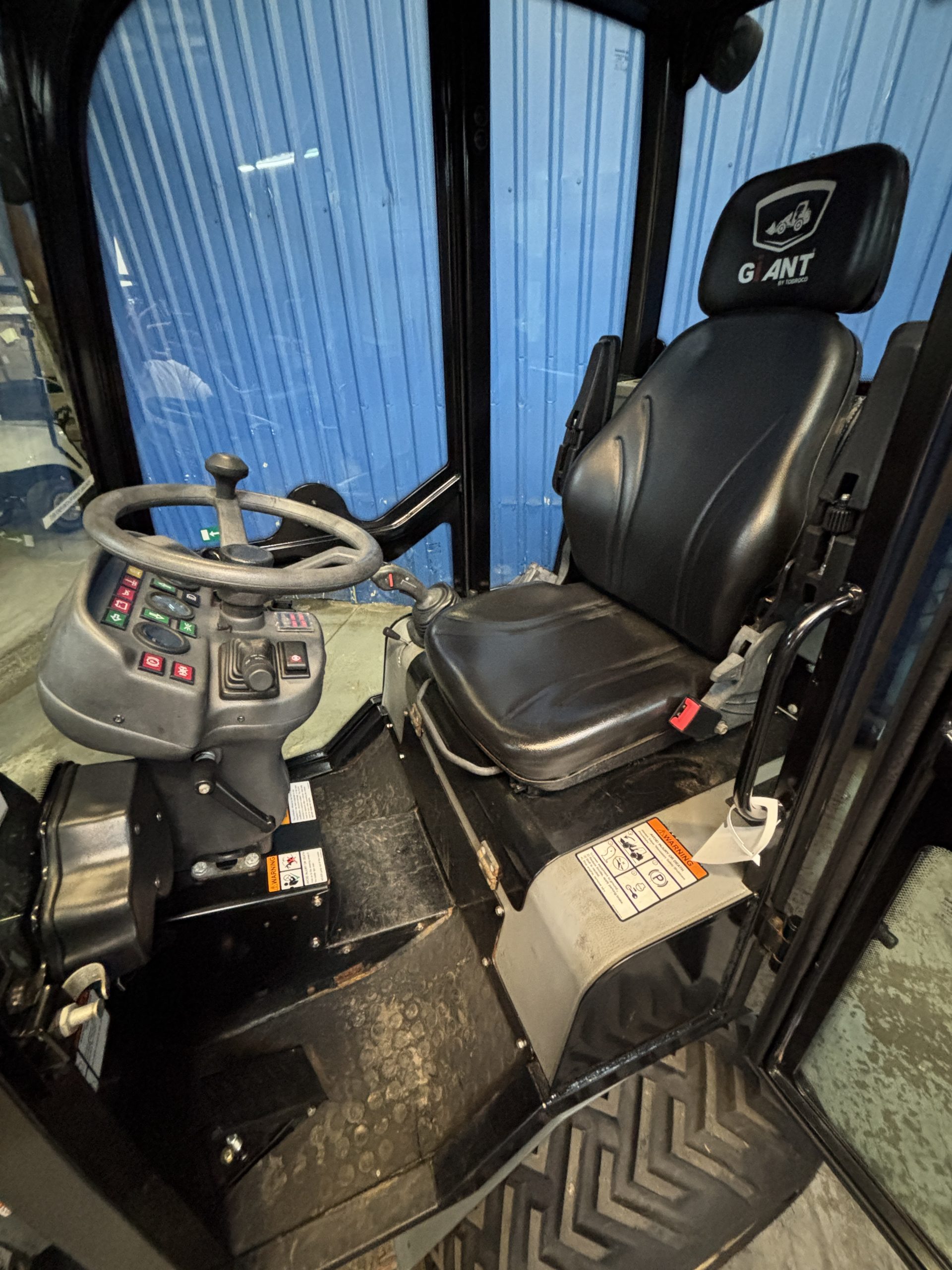 GiANT D263SW Wheel Loader w/ Cab - Image 6