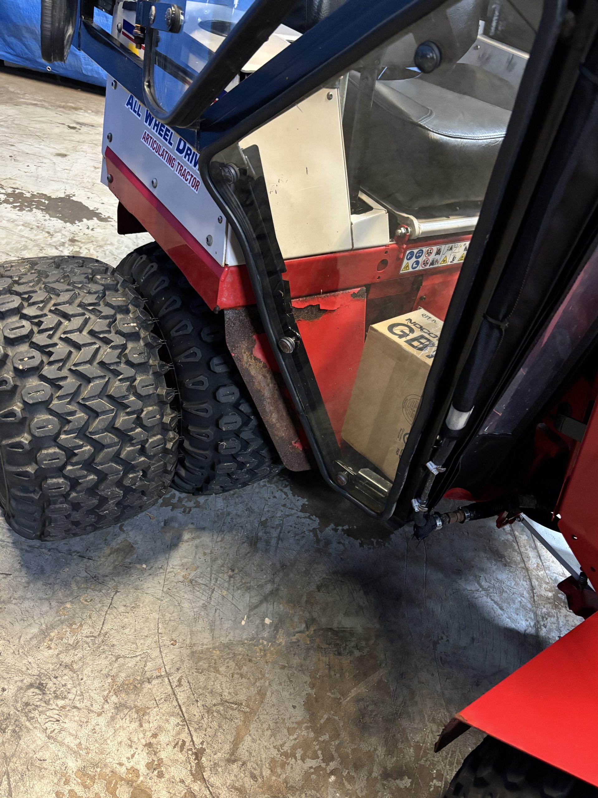 Ventrac 4500Z tractor with cab - Image 5