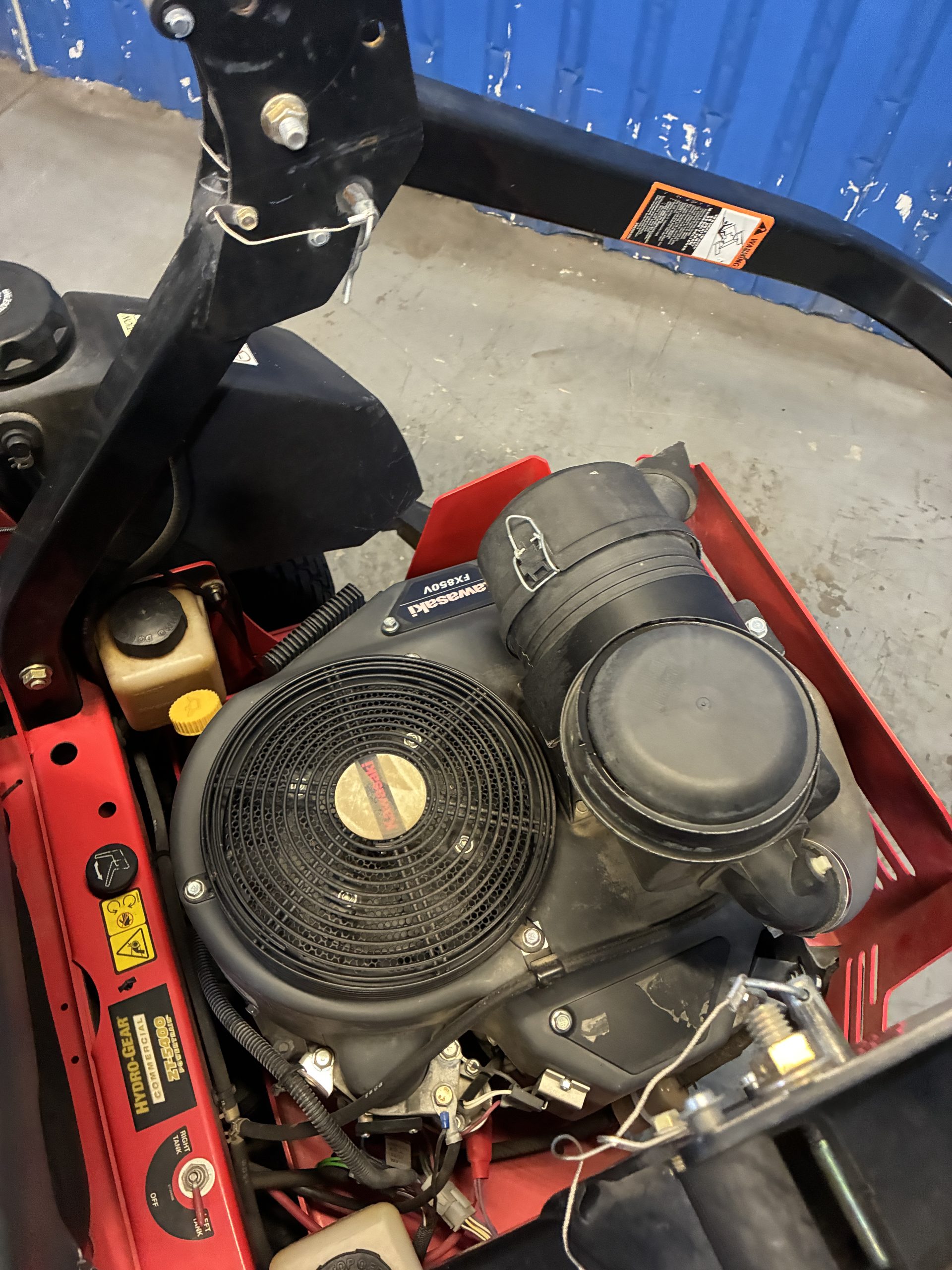 Gravely Pro-Turn 260 - 27 hp Kawasaki FX850 V-Twin, w/ 60" - Image 5