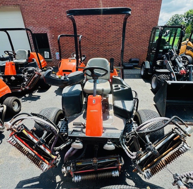 Jacobsen LF550 2WD Fairway Mower - Image 5