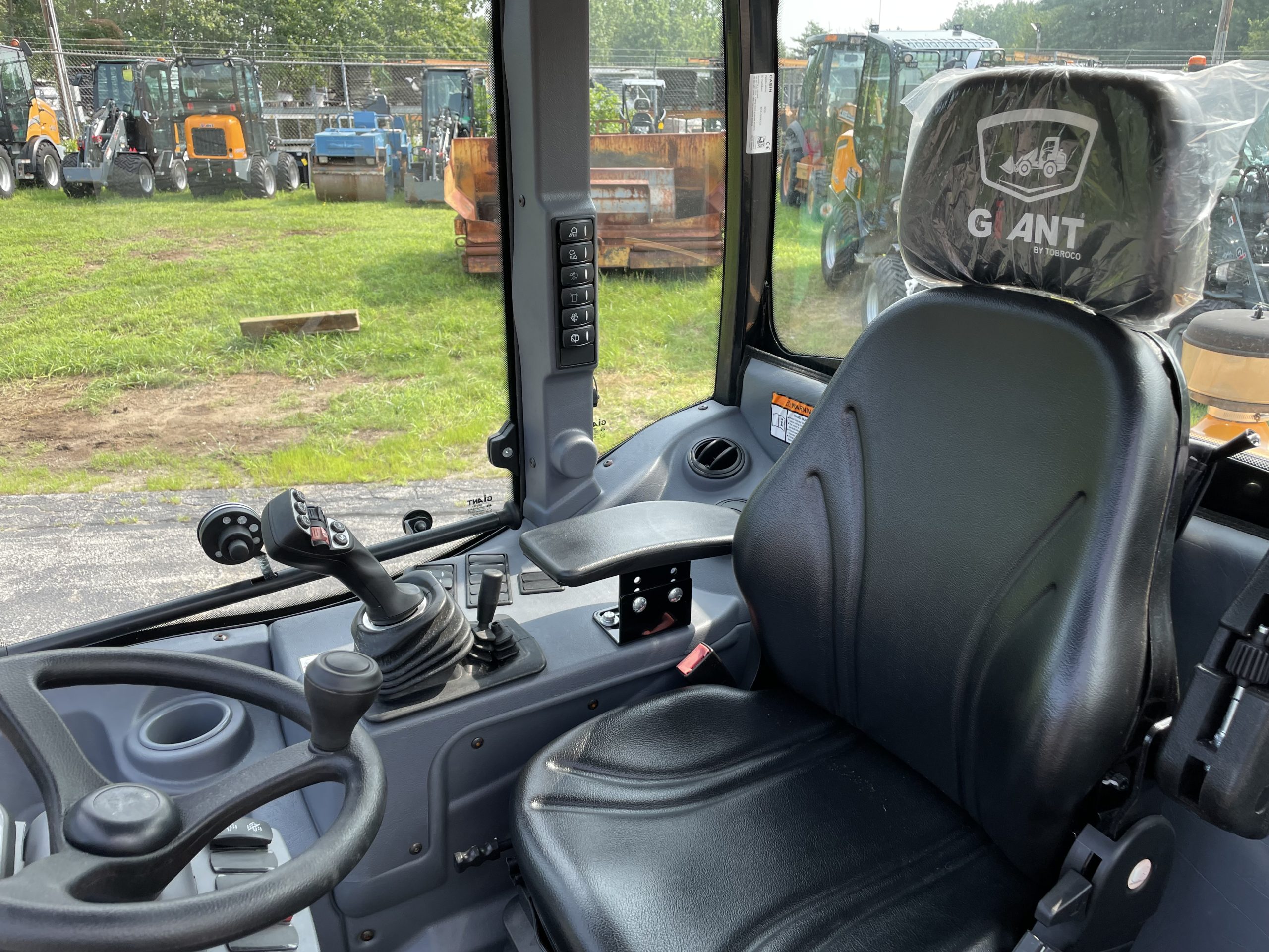 Giant G5000 Zbar wheel loader - Image 10