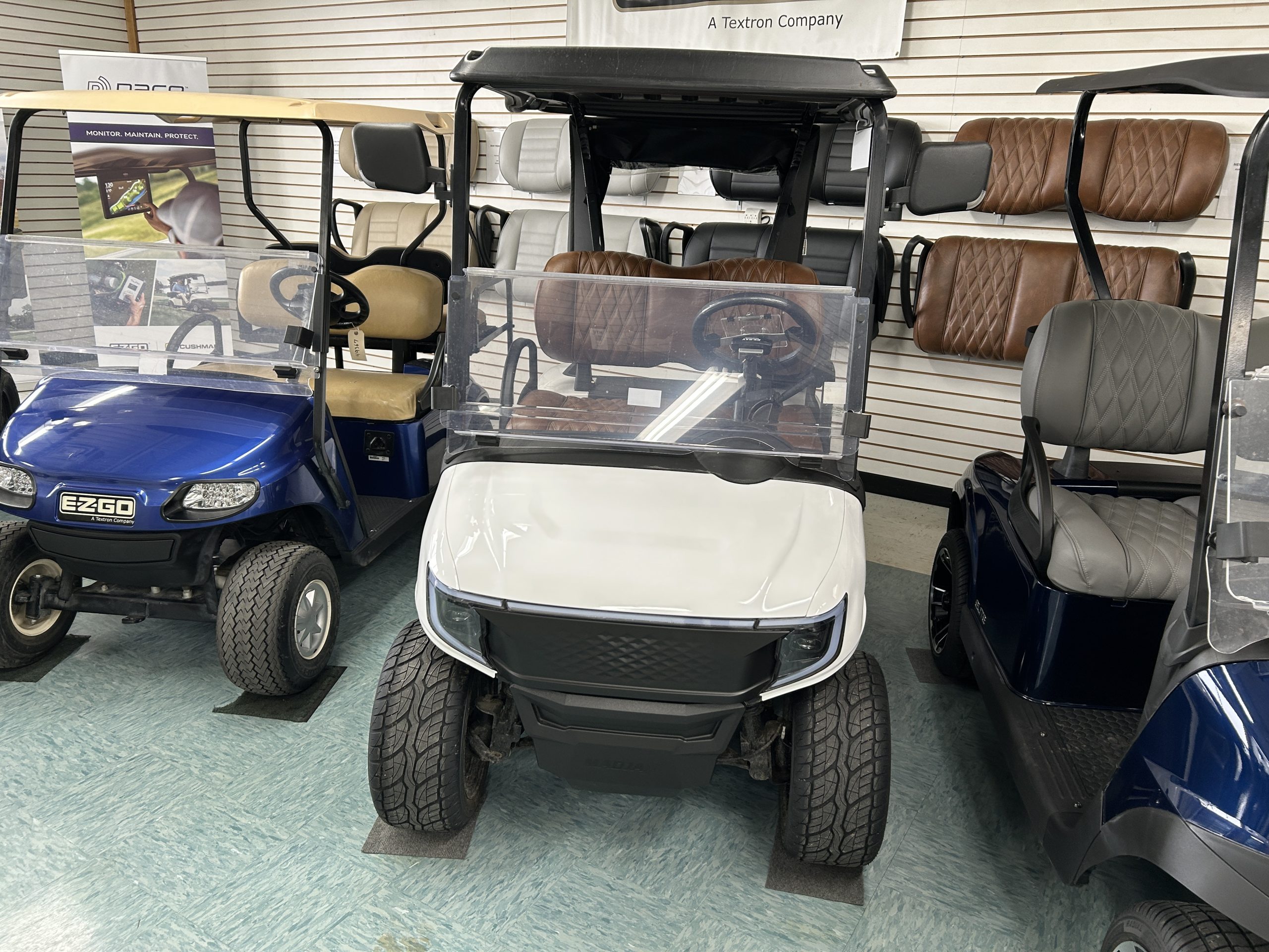 E-Z-GO RXV Electric ELiTE 2.2 Custom Golf Cart - Image 10
