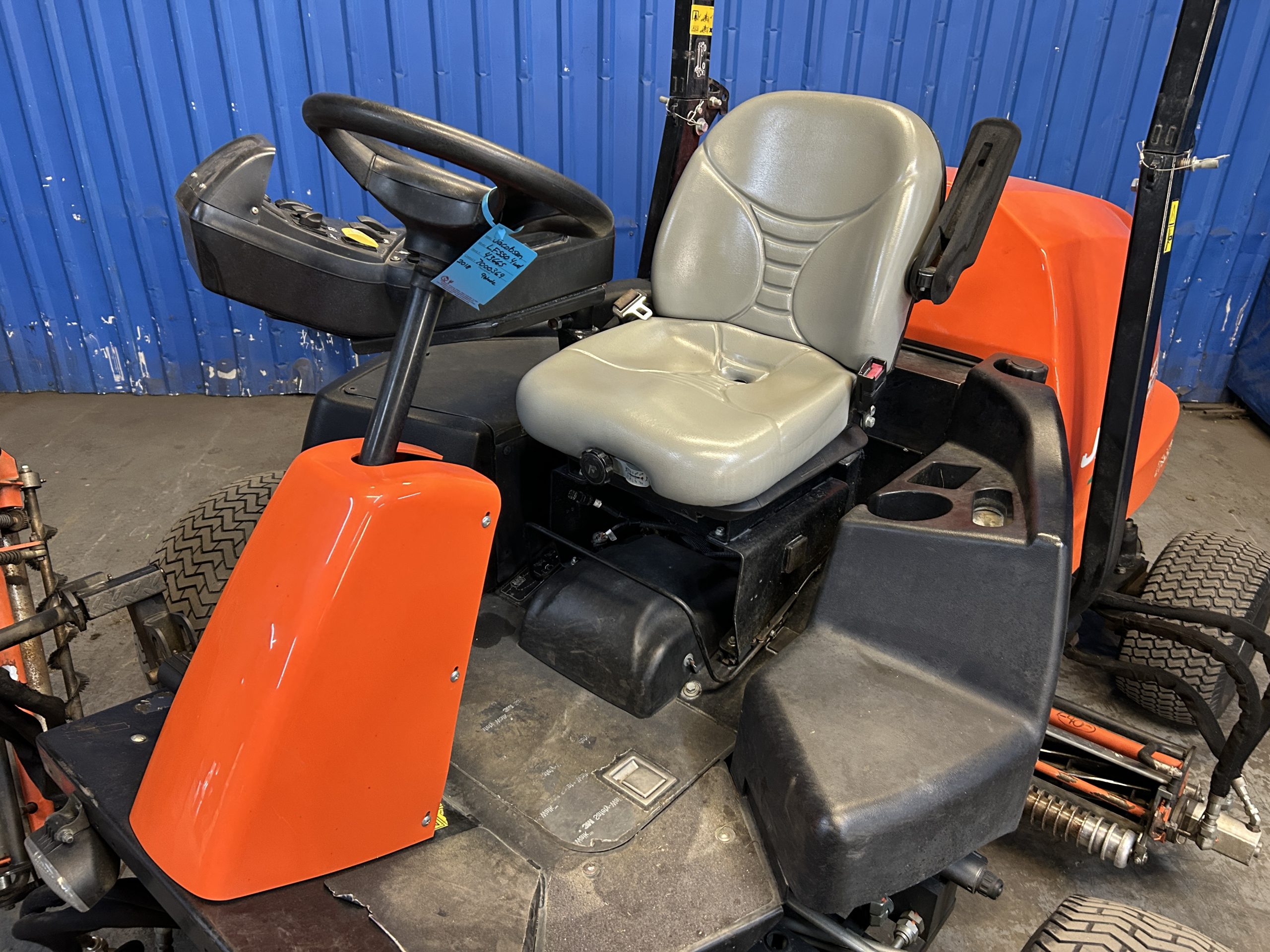 Jacobsen LF550 4wd fairway mower - Image 10