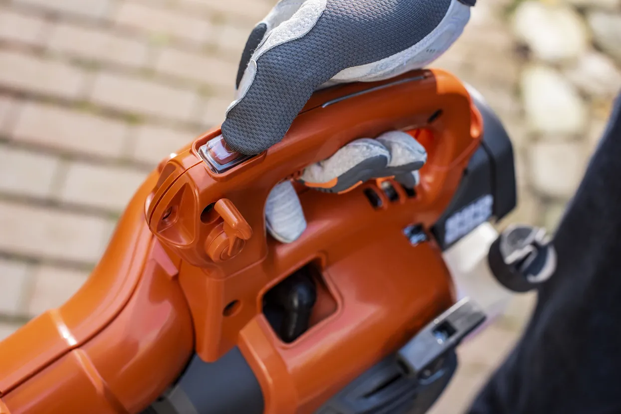Husqvarna Leaf Blower 125B Gas - Image 7