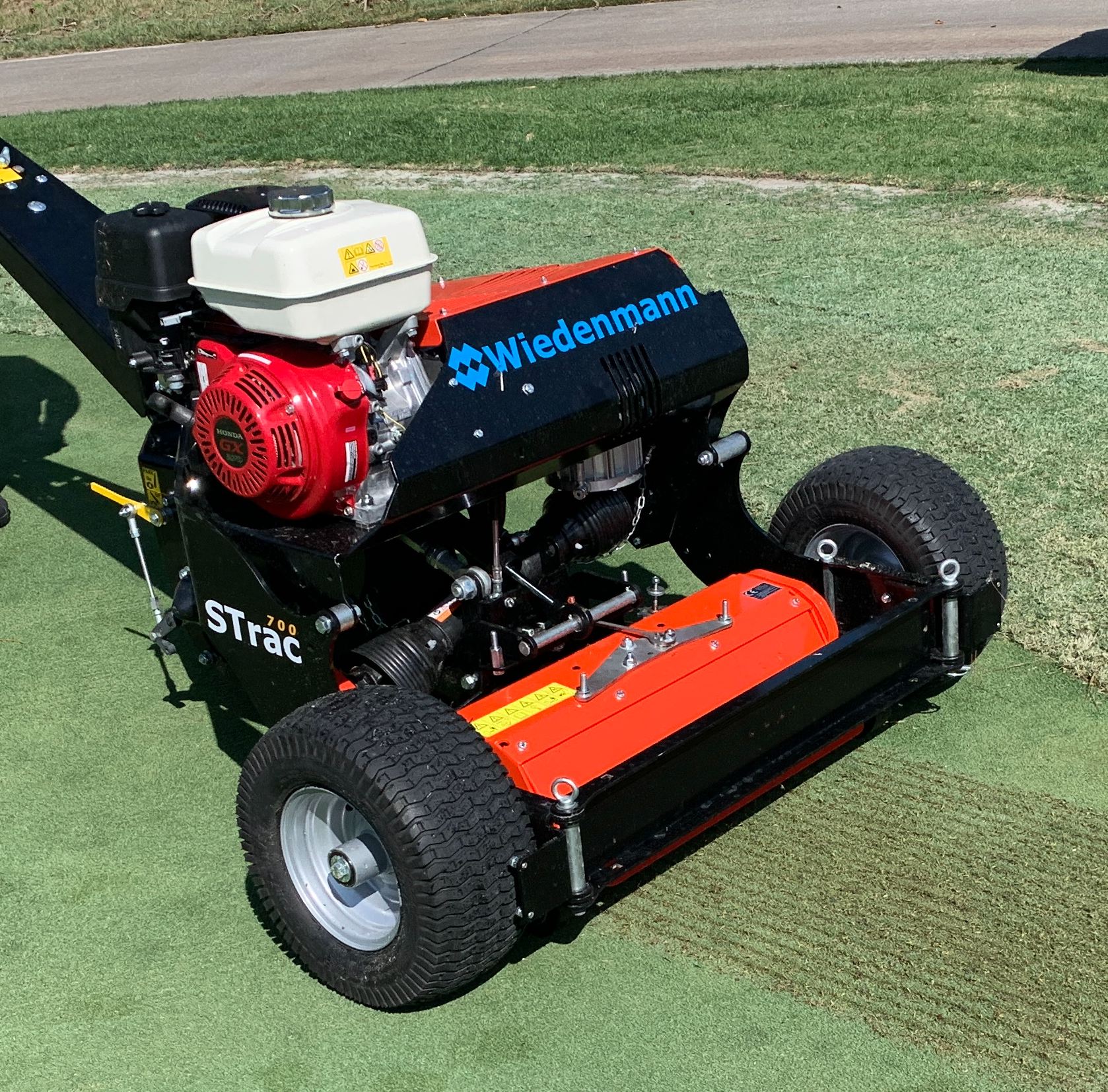 Wiedenmann STrac 700 - Walk Behind Verticutter, Fraise Mower, Tool Carrier - Image 2