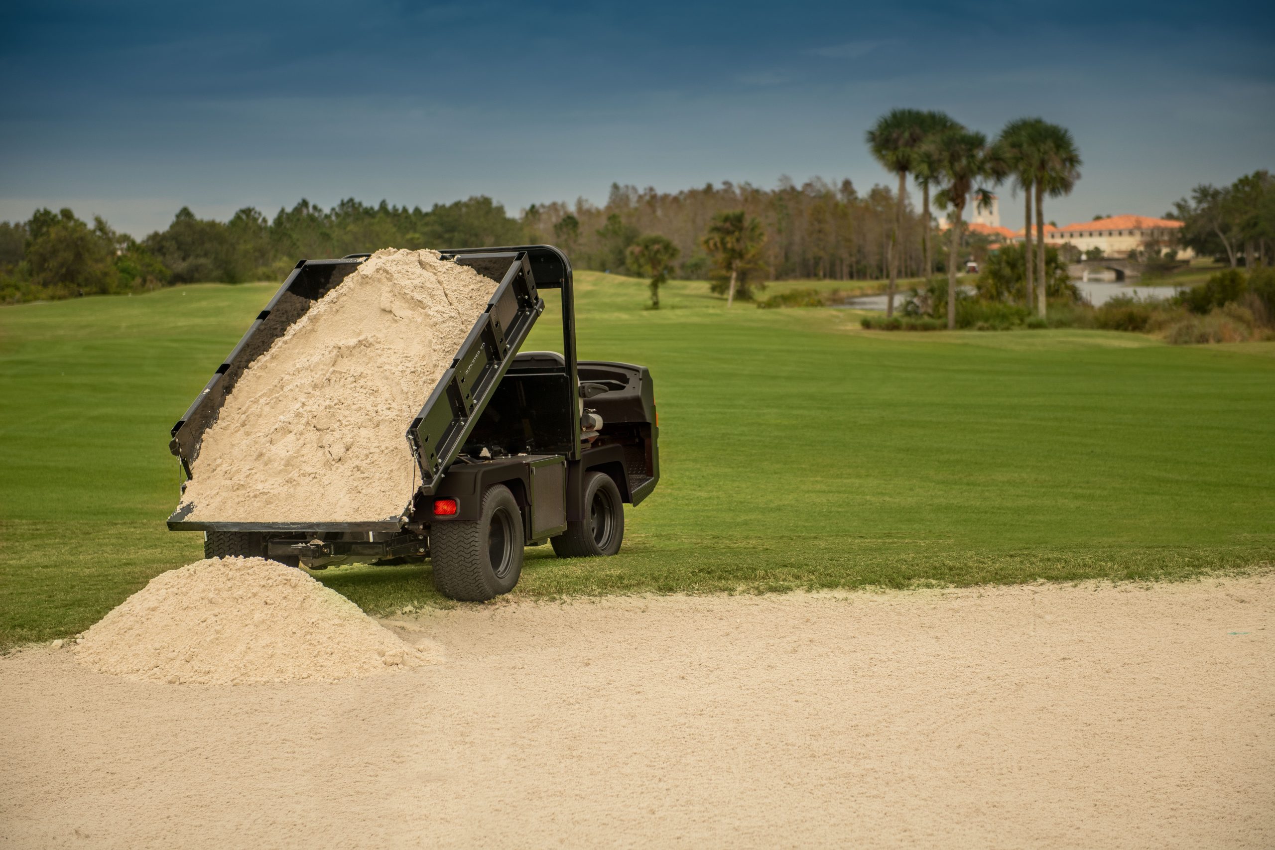 Cushman Truckster XD Gas 4WD - Image 4