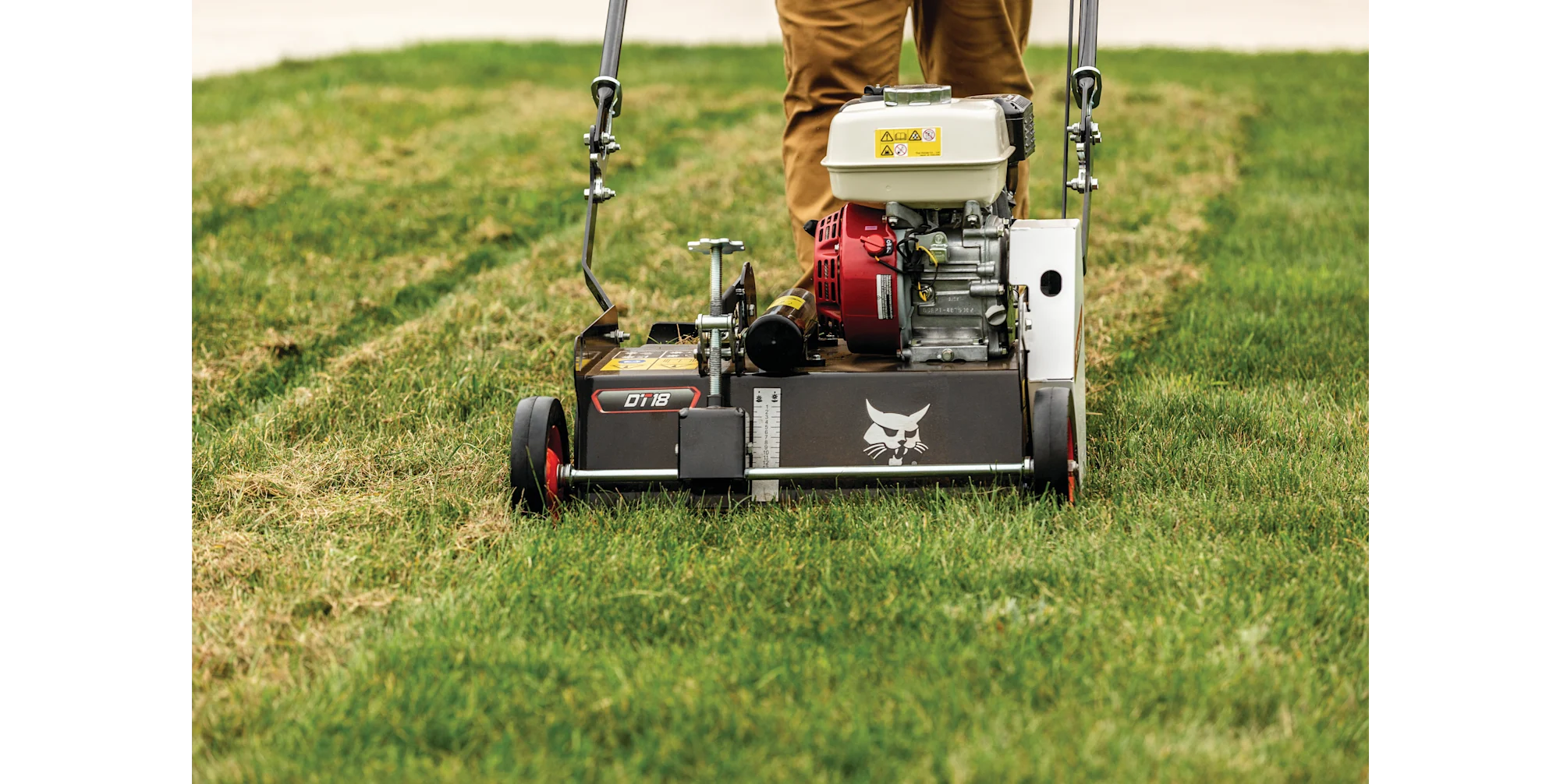 Bobcat DT18 Push Dethatcher - Image 2