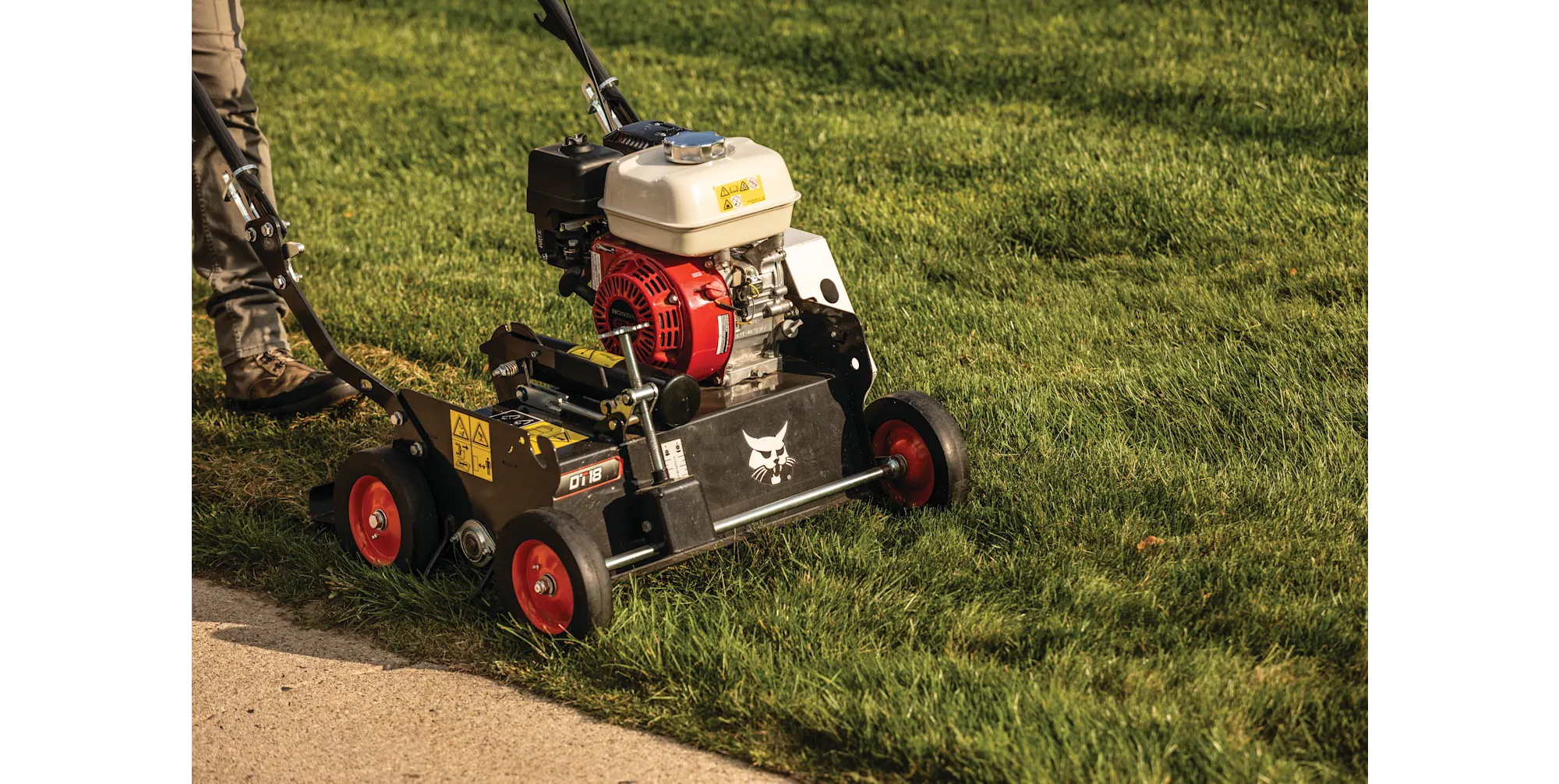 Bobcat DT18 Push Dethatcher - Image 4