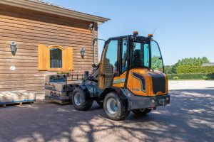 Giant G2700E